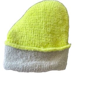 Wild Fable Beanie Women One Size Gray Yellow Knit Polyester Nylon Blend  Soft T3